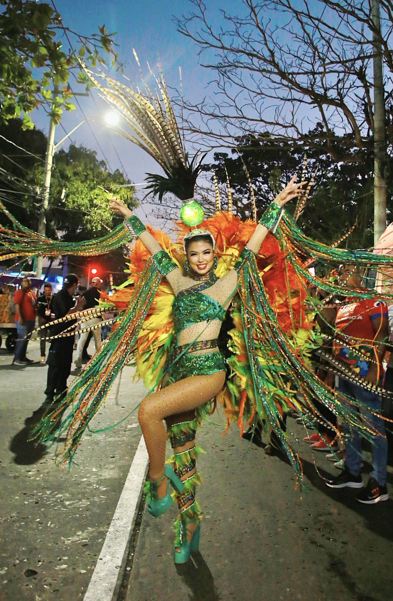 Valecharris_'s tweet photo. ¡LLEGÓ LA NOCHE MÁS BACANA DEL CARNAVAL! GÓZATELA POR DOS, BARRANQUILLA. #Guacherna2022 🌙💚🧡 https://t.co/Emn6OcJ4Sd