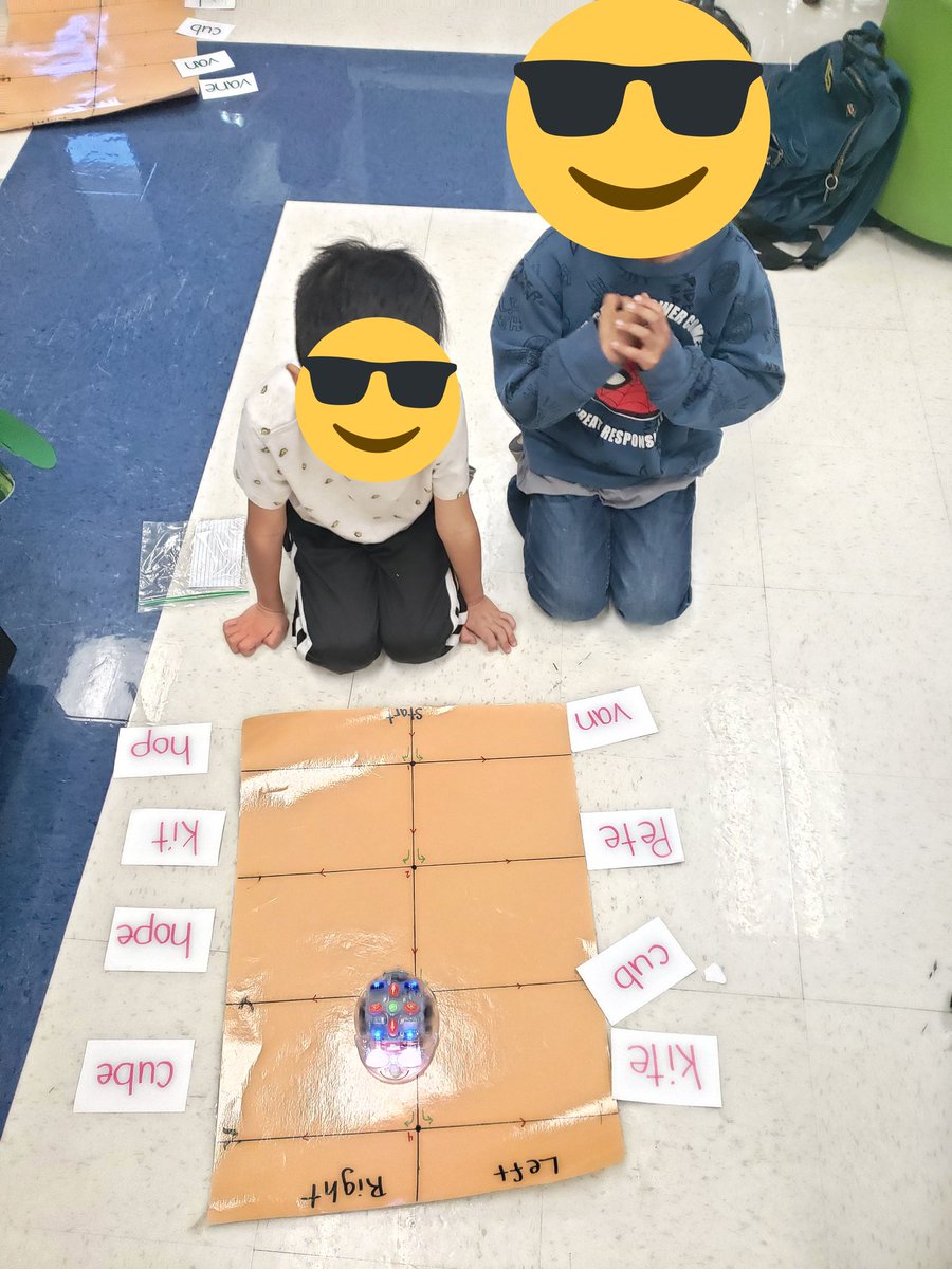 bepelayo's tweet photo. #PelayoPirates coded Bee-Bot Blue-bots to locate their long & short vowel words ππ€π@CastleSTEAM #K2CanToo #FirstGrade #WeArePBV #Coding #Integrated #Technology #GirlsWhoCode #CastleSTEAM https://t.co/QhwLHgSHzH