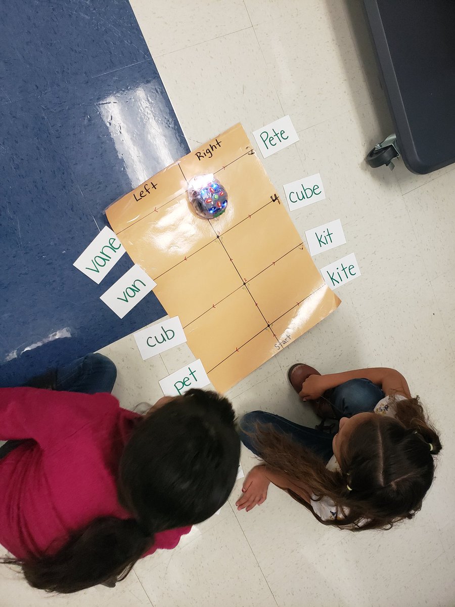 bepelayo's tweet photo. #PelayoPirates coded Bee-Bot Blue-bots to locate their long & short vowel words ππ€π@CastleSTEAM #K2CanToo #FirstGrade #WeArePBV #Coding #Integrated #Technology #GirlsWhoCode #CastleSTEAM https://t.co/QhwLHgSHzH