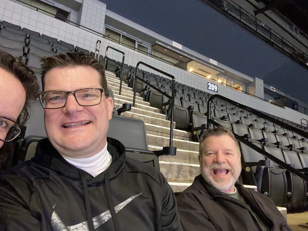 HolmbergMiranda's tweet photo. #gogrg ⁦@griffinshockey⁩ https://t.co/Qf4Tft4UDc