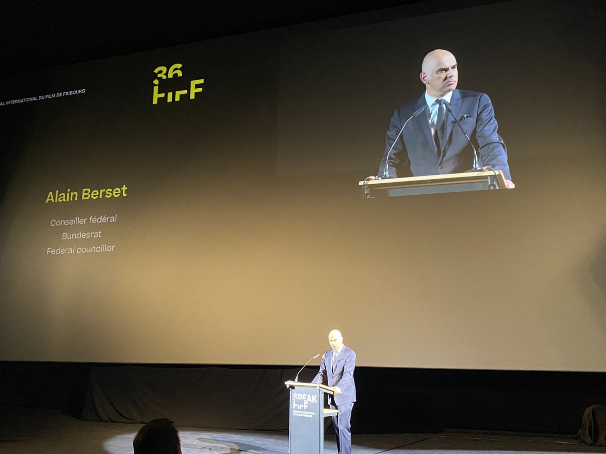 chassotisabelle's tweet photo. Ouverture de la 36ème édition du @FIFFribourg. L’occasion pour CF @alain_berset de rappeler le rôle essentiel du #FIFF22 comme "autant de fenêtres grandes ouvertes sur le monde". Une invitation à mettre dans notre quotidien quelques-uns des 127 films retenus. Bon festival ! https://t.co/KmuAXurila