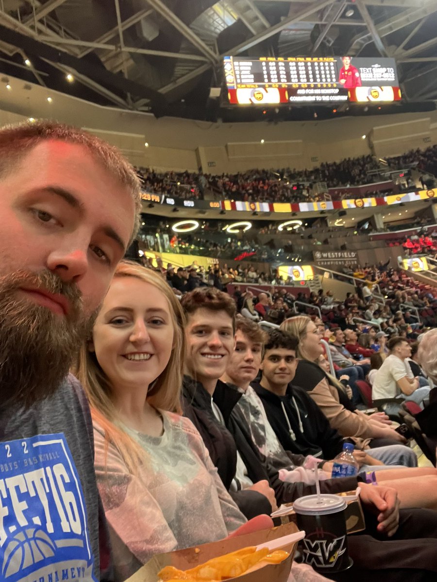 katiethacker__'s tweet image. First NBA game in the book! #LetEmKnow
