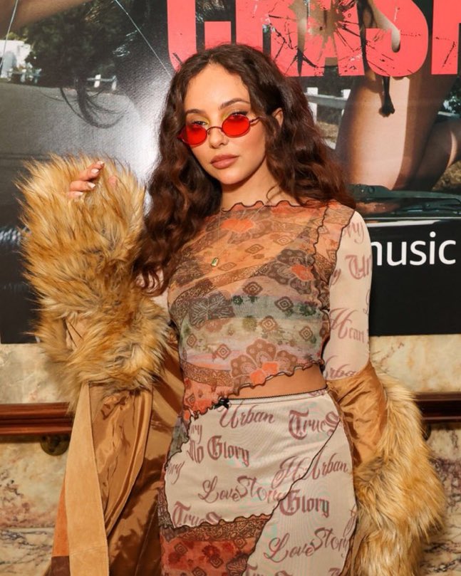 jadeismyloverrr's tweet photo. #CRASHOUTNOW #CRASH #CHARLIXCX @charli_xcx @jadethirlwall https://t.co/0Jp9ZgV7MK https://t.co/WvIwadnCJH