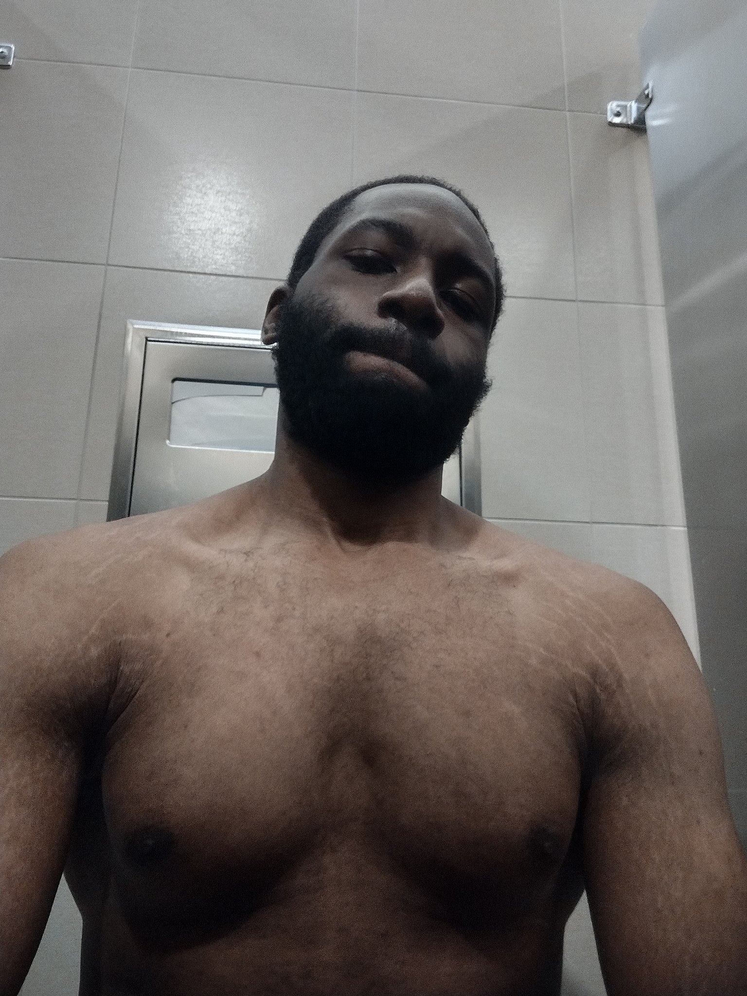 3 pic. What up wit it??? 🦍🍫💪🏿🅿️🅿️💯💨😈 https://t.co/d5Nw12xk7R