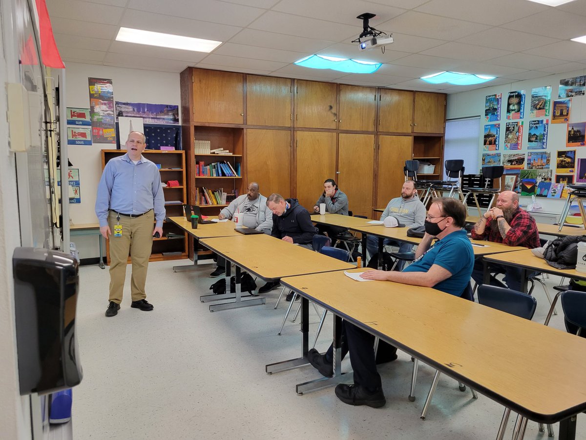 DeniseTextor's tweet photo. @JennTurnerChef @ISDSchools @Vanhorn_falcons @ChrismanBears @THSPatriots @MrsBrandmueller @mrs_spight More pics of a great day of choice PD https://t.co/iAyMnOeIpR