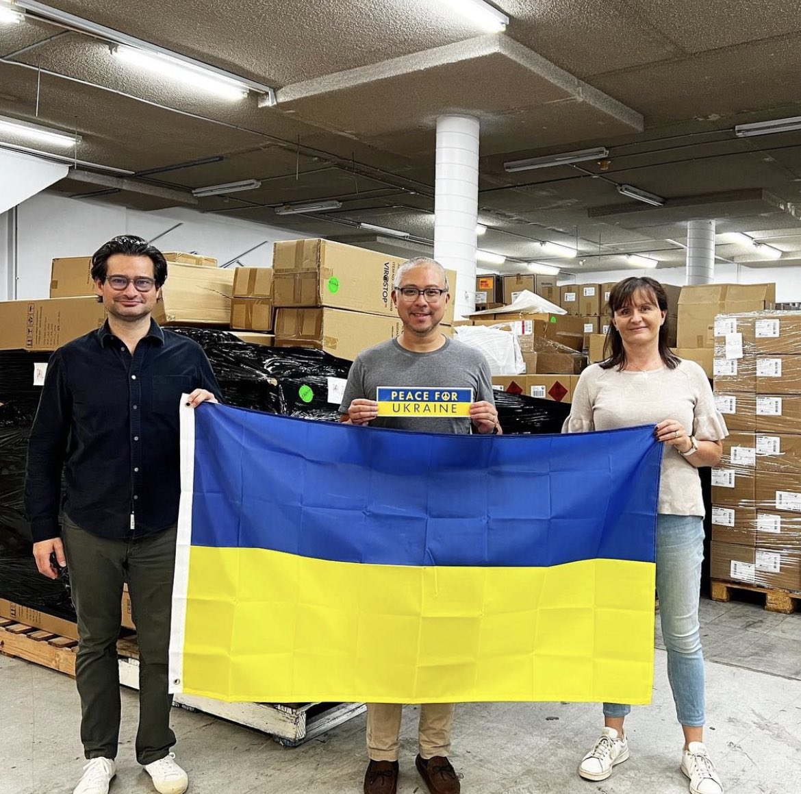 MedicalPantry's tweet photo. Today we donated over 2.5 tonnes of medical supplies, worth over 200K to provide humanitarian aid for Ukrainians. A huge thank you to @Ozeukes for partnering with us and organising the delivery. https://t.co/QpxkWCzbLb
