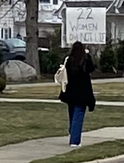 In front of Kevin Stefanski’s house today courtesy of <a href="/ben_wellick_V/">Ben Wellick Baldwin</a> #Browns #Watson