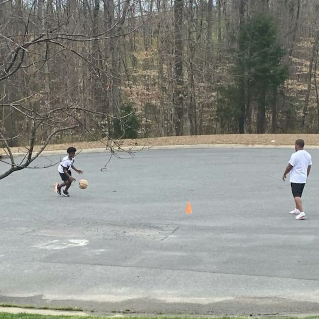 JamaarGreen1's tweet photo. Me & My Dad Doing Some Ball Handeling Drills. ππ#WeWorken https://t.co/xAltfAhcPW