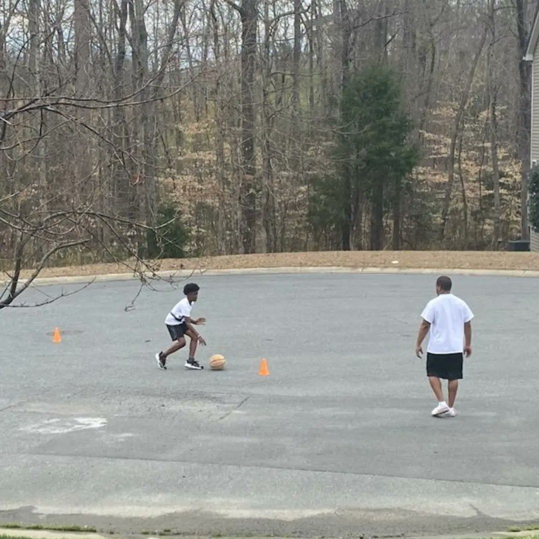 JamaarGreen1's tweet photo. Me & My Dad Doing Some Ball Handeling Drills. ππ#WeWorken https://t.co/xAltfAhcPW