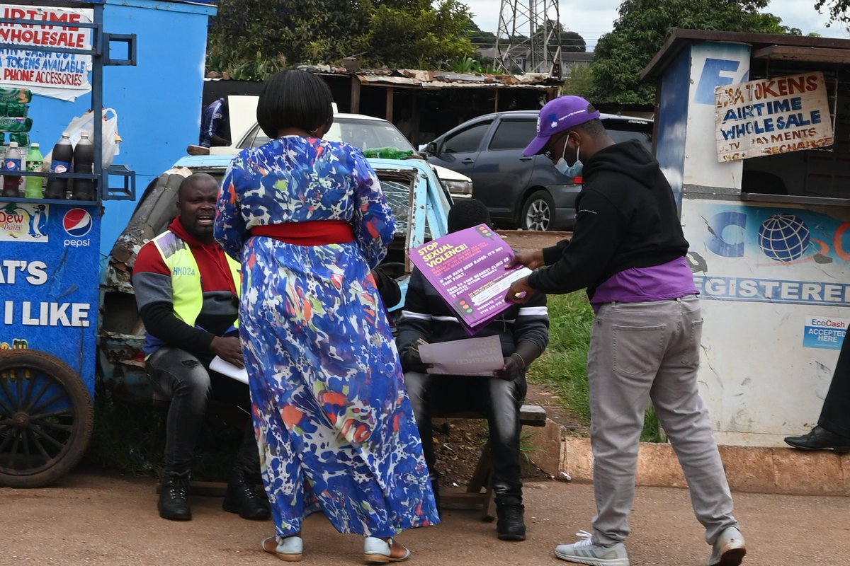 #CommunityEngagement is key in our work of fighting #SGBV. Together with @MinofWomenZim @PoliceZimbabwe and @patsime_trust, @AdultRapeClinic was in Hatcliffe spreading the word on the importance of reporting sexual violence always! 
#consentbhohere
@AIDSHealthcare