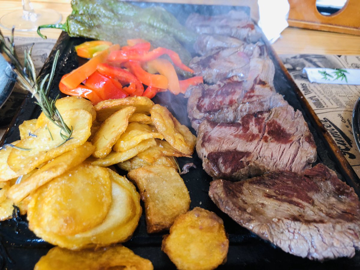 alonsoriveror's tweet photo. Siempre un acierto @Pasaje_Bar de mi amigo Kiko. Espectacular! https://t.co/FBEh0bycAH
