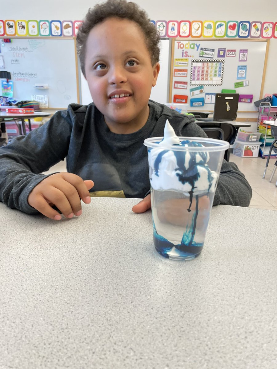 mrswalshsped's tweet photo. Finished up our topic of weather and seasons with a rain cloud science experiment 🌧 https://t.co/r3h5wriZcw