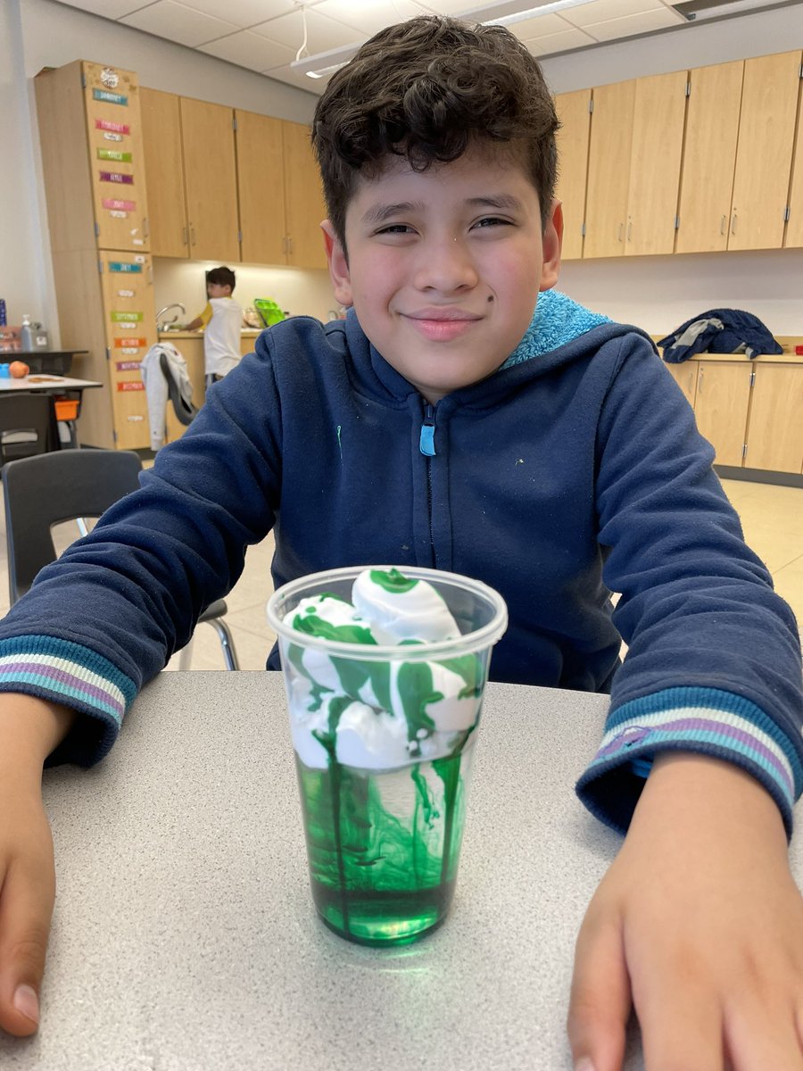 mrswalshsped's tweet photo. Finished up our topic of weather and seasons with a rain cloud science experiment 🌧 https://t.co/r3h5wriZcw