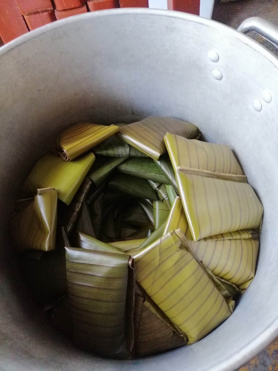 zenaandrew's tweet photo. Cuando la del cumpleaños es tu sobrina consentida y pide tamales.
#Defrijoles
#Depollo 
#Carnedecerdo https://t.co/dgy0BGdyb5