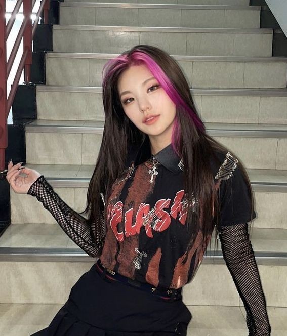 yopr3tty's tweet photo. ⠀⠀ 
⠀⠀  '𝗖𝗮𝘂𝘀𝗲 𝖨'𝗆 𝗈𝗇 𝗍𝗈𝗉 𝗈𝖿 𝗍𝗁𝖾 𝗐𝗈𝗋𝗅𝖽 ¡ https://t.co/SHkaLZDqFz