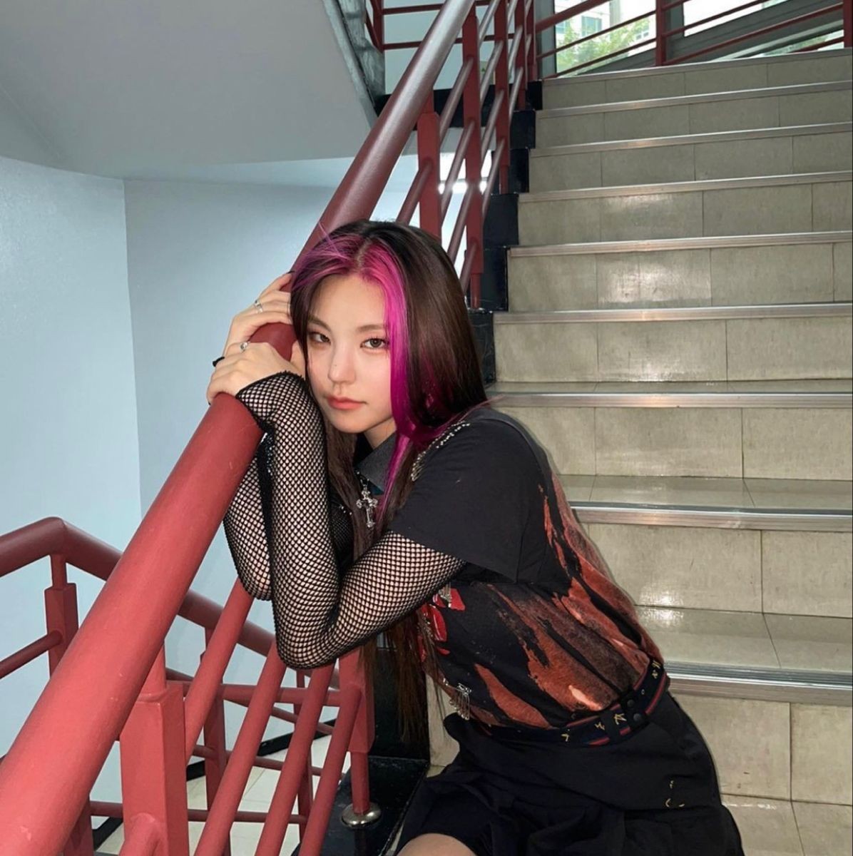 yopr3tty's tweet photo. ⠀⠀ 
⠀⠀  '𝗖𝗮𝘂𝘀𝗲 𝖨'𝗆 𝗈𝗇 𝗍𝗈𝗉 𝗈𝖿 𝗍𝗁𝖾 𝗐𝗈𝗋𝗅𝖽 ¡ https://t.co/SHkaLZDqFz