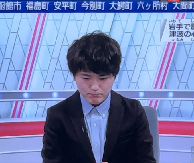 Nhk 盛岡放送局の佐々木アナ 地震発生時に9分で出社 髪の毛乱れて シャツの襟がおかしくなってる まとめダネ