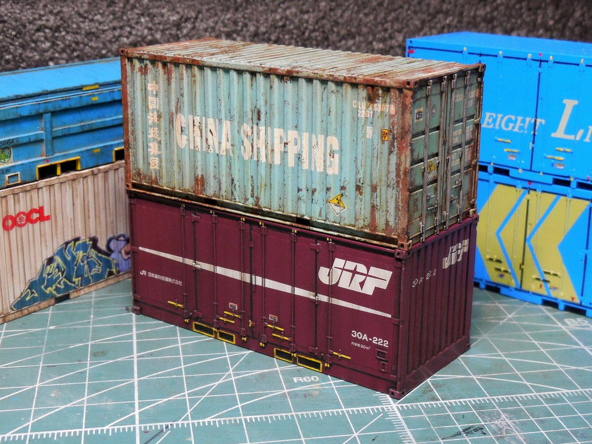 srf_sns_tw's tweet photo. RT #16番 ・1/80スケール「20ftコンテナ」追究-083~ #モデルアイコン「20ft 無塗装」改の「22G1(#CHINASHIPPING(#中国海運集団))」
⇒https://t.co/Lw1pp8lclA #modelicon #weathered @CRIjpn #china #中華人民共和国 #中国語 #中国共産党 #中国物流 #日中貿易 #国際物流 #中国国際放送局 #貨物 https://t.co/fMxqNiIYf3