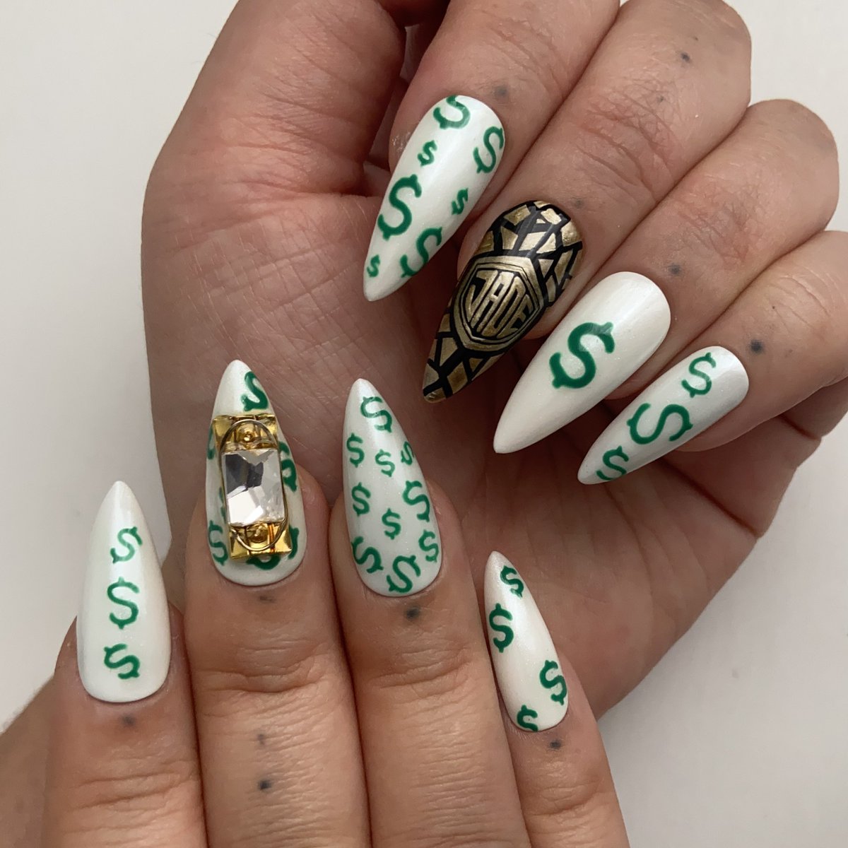 sarah 🍒⛓️🐈⬛ tweet media