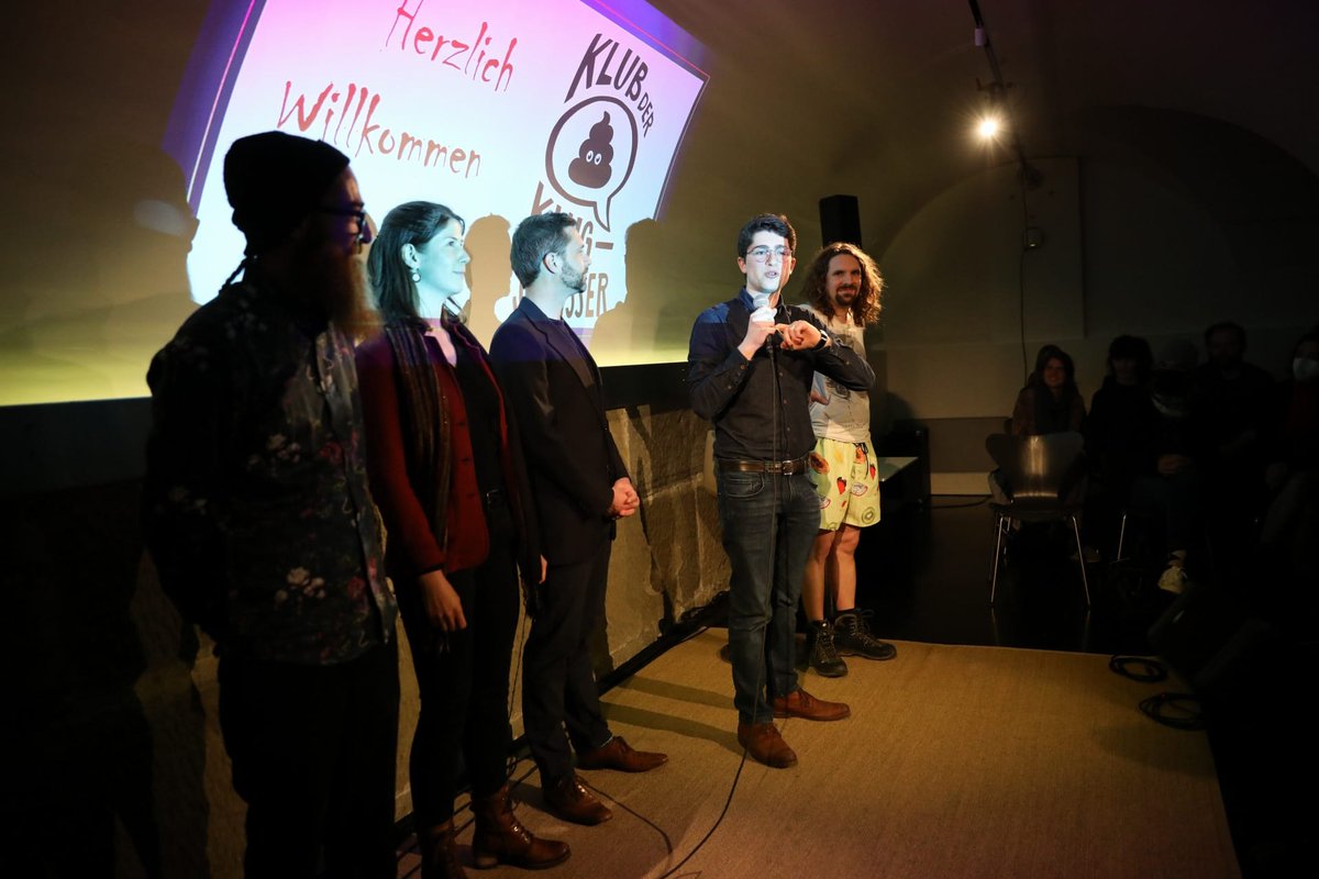 Essiggurken im Pazifik und Toastbrot aus den Appenzeller Bergen - im Klub der Klugscheisser im Haus der Akademien geht es um absurde Behauptungen und kluge Argumente. Wir freuen uns auf die Finalrunde um 22:00 Uhr. 

<a href="/academies_ch/">Akademien der Wissenschaften Schweiz</a>#museumsnachtBern #hda