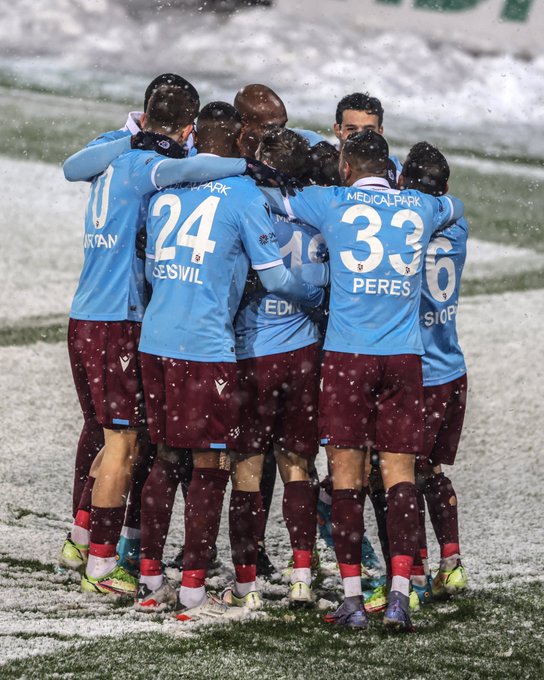 Trabzonsporlu oyuncuların gol sevinci