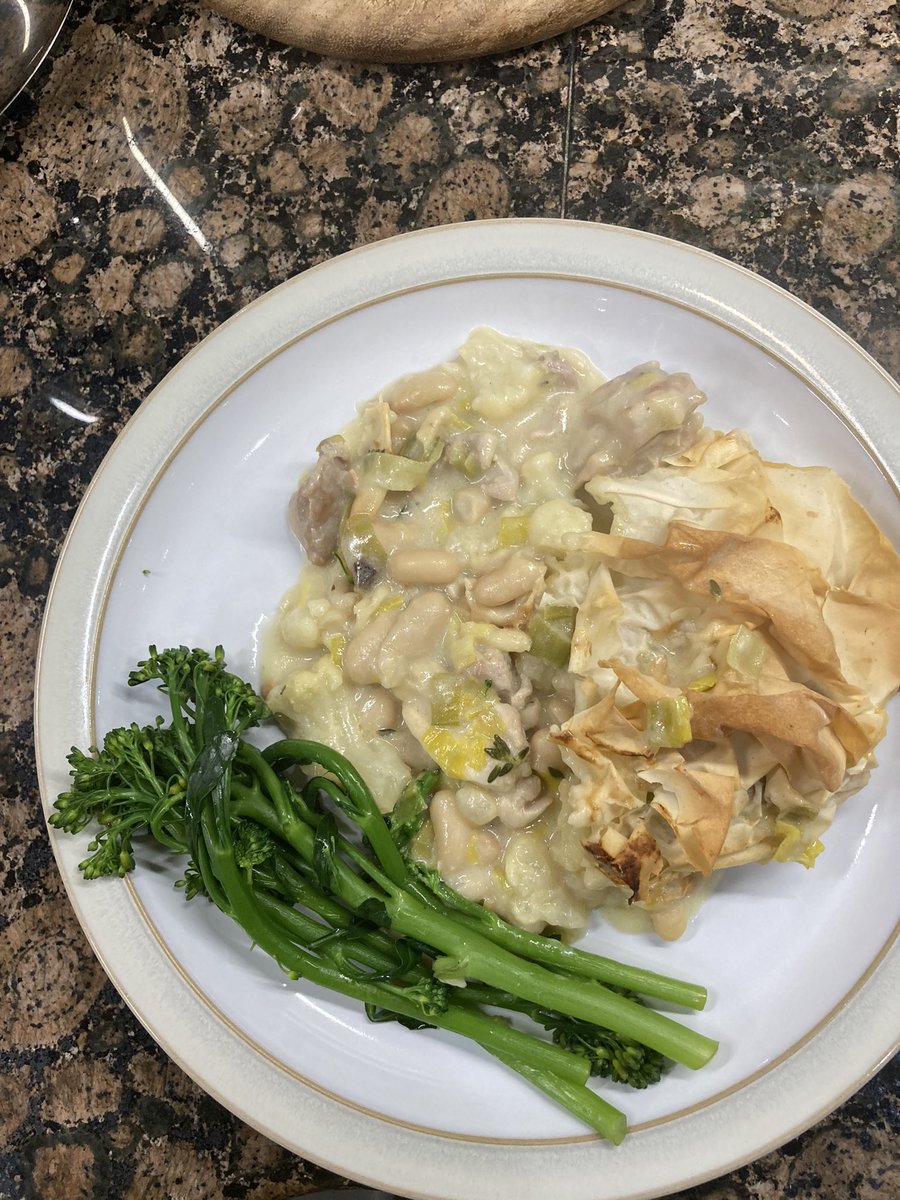 Centaur250's tweet photo. My attempt at Joe’s wow chicken, cauliflower, leek and bean pie - delicious.  Catherine Daly Antrim. NI https://t.co/8caS3Jtk7f