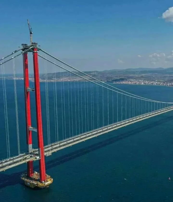 mete_mstf's tweet photo. Şanlı tarihimize yakışır muhteşem bir esere daha kavuştuk.
Gecesi ayrı gündüzü ayrı  muhteşem
#1915ÇanakkaleKöprüsü https://t.co/0eFpmlqTun