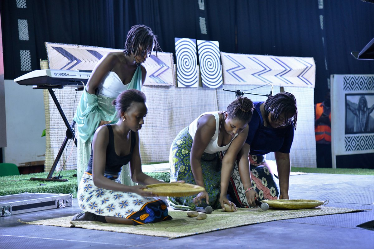 Rwanda_Edu's tweet photo. This evening, Hon. @Dr_Uwamariya was the Guest of Honour at the celebration of Rwandan Heritage 
with “Igitaramo: Izuba ry’Amahoro” organised by @GHA_rwanda. The audience was delighted to see GHA learners' various talents &amp; performance of  Rwandan cultural songs &amp; dances. #Umuco https://t.co/K1mWelKc41