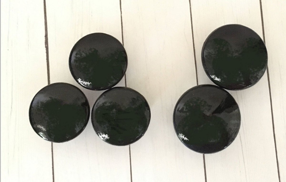 ruralgals's tweet image. Smart Buys! Midnight Black Knobs, Drawer Knobs, Kitchen Cabinet Hardware, Office Decor, Dresser Knobs, Bathroom Decor, Kitchen Cabinet Hardware starting from $19.96 at etsy.com/listing/610353… See more. 🤓 #CustomKnobs #HomeDecor