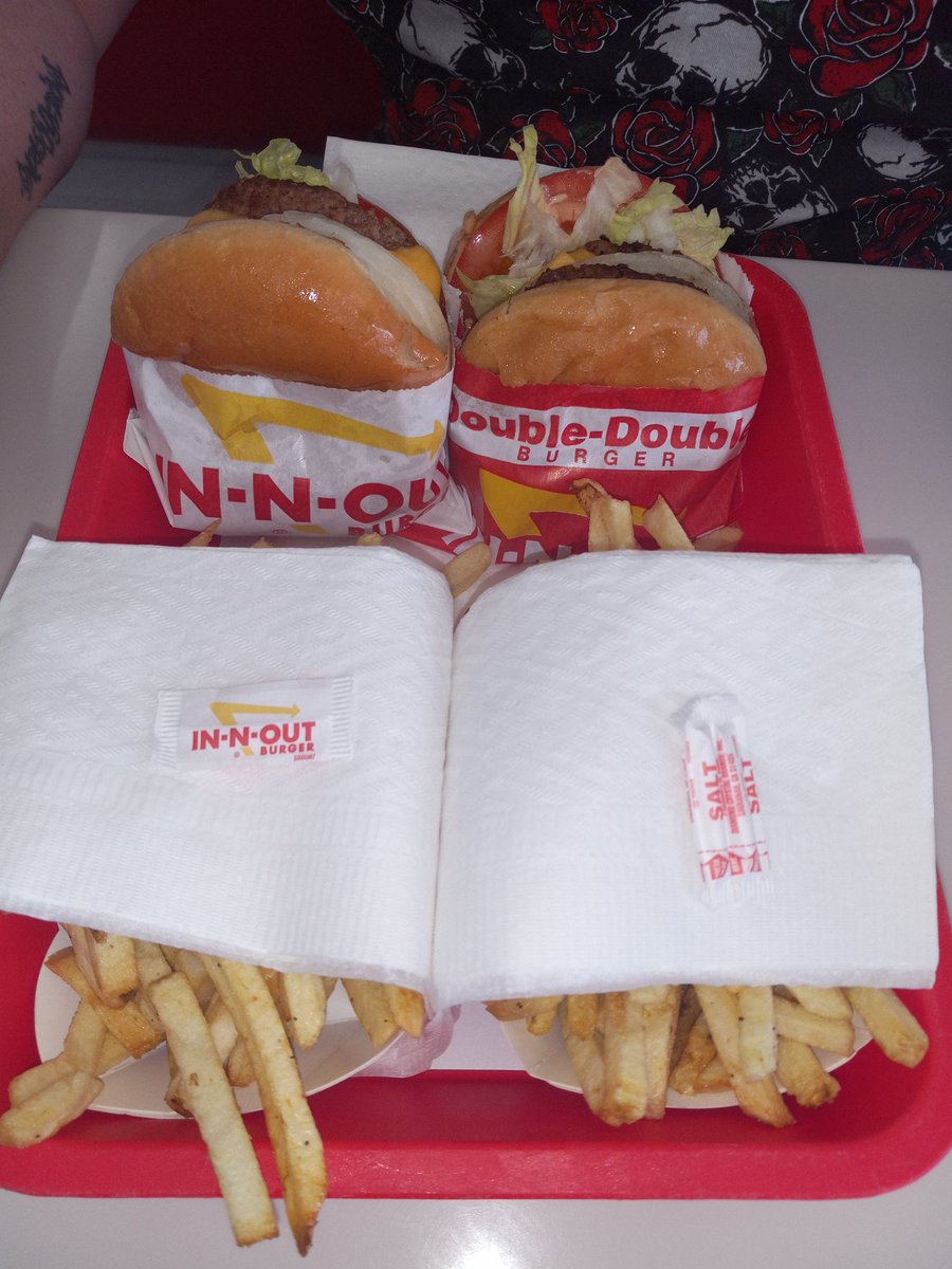 Dallas2148819's tweet photo. I'm gonna piss some texans off, but this is better than Whataburger. https://t.co/WB50FiwxAv