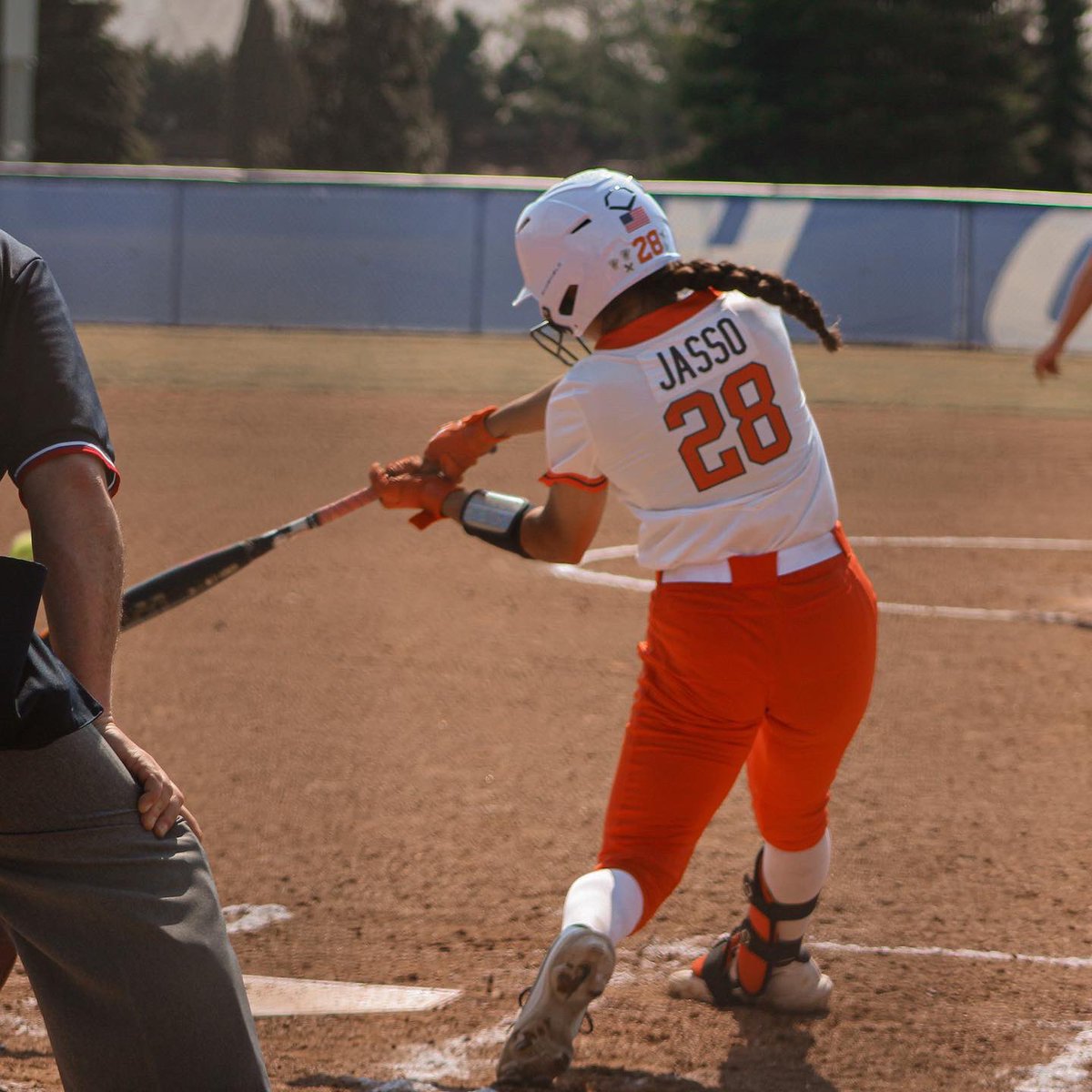 CuseSB's tweet photo. The walk off —> the celebration https://t.co/oURbqtn97E