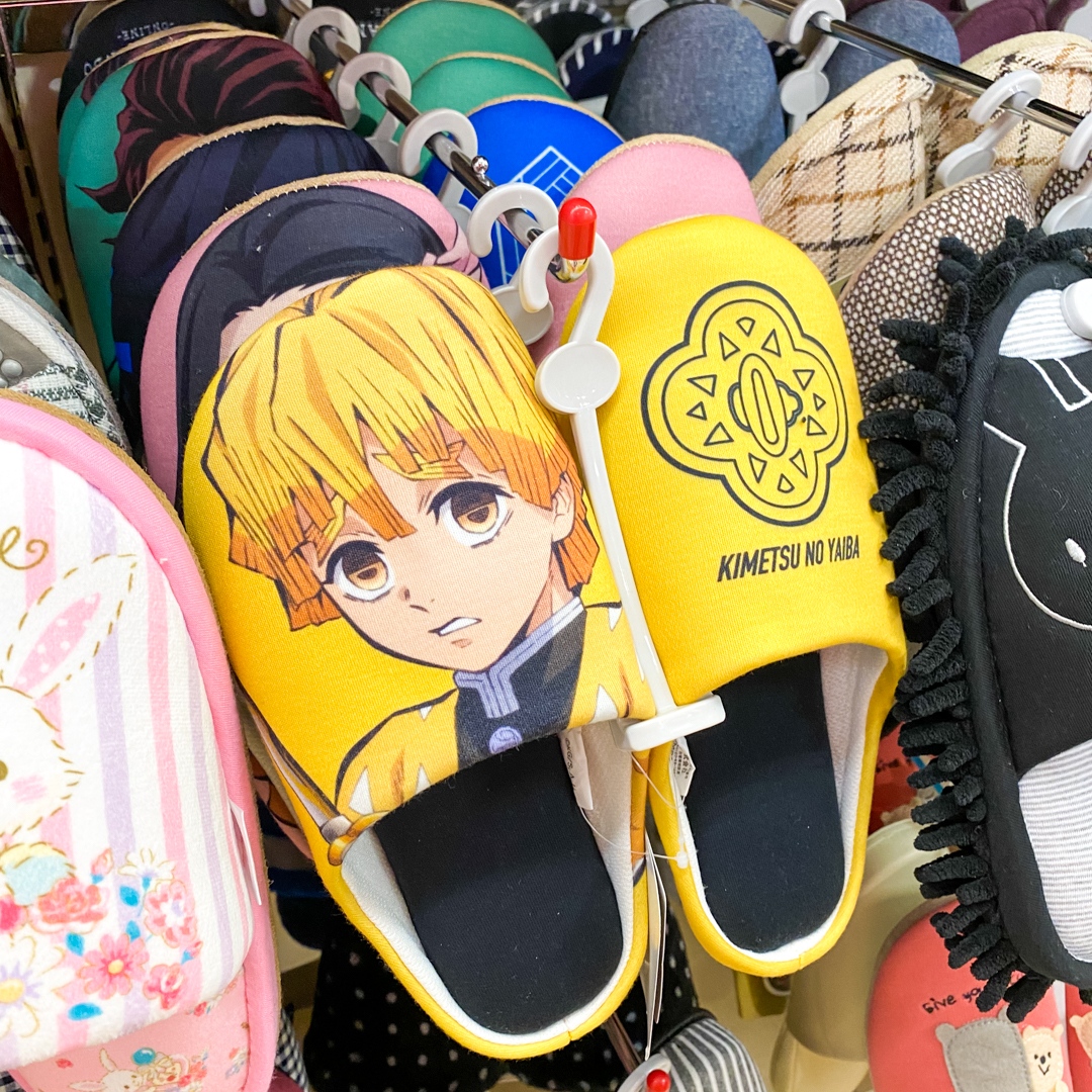 KawaiiBoxCo's tweet photo. 👀💛 Demon Slayer's Zenitsu Agatsuma slippers! 👣 Yes or pass? 😍
#demonslayer #zenitsuagatsuma #KimetsunoYaiba #demonslayermerch #kimetsunoyaibaslippers https://t.co/b2oCIYLFhl