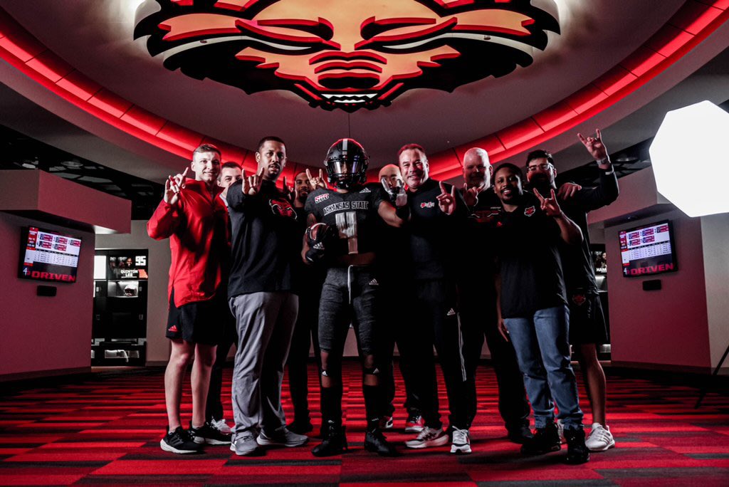 Great unofficial visit at Arkansas State! Thank you <a href="/CoachButchJones/">Butch Jones</a> <a href="/CoachLovings/">Marquase Lovings</a> <a href="/CoachDLett/">Derrick Lett</a> for the first class hospitality! Can’t wait to come back in April #WOLVESUP #MAKINGA2TATEM3NT @Hornet_TD_Club <a href="/Buck_James212/">Buck James</a> <a href="/ArElite100/">Arkansas Elite 100</a> <a href="/BHoward_11/">Brandon Howard</a> <a href="/samspiegs/">Sam Spiegelman</a> @RivalsNick <a href="/tctabler/">PrepRedZoneTom Tabler</a>