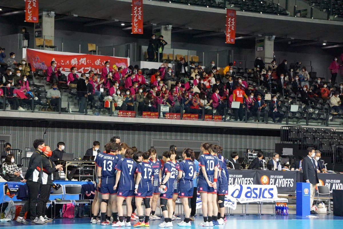 m_ronm12's tweet photo. あと一歩届かず、悔しい気持ちと申し訳ない気持ちが入り混じっていますが、不思議なことにやり切ったという気持ちの方が大きい気がします！
終始追いかける展開でも点差が離れても、全員で必死に食らいついて同点に追いつけたということについては、最後に"らしさ"が出せたのではないかなと思います🍁 https://t.co/RlJ7Od8iGa