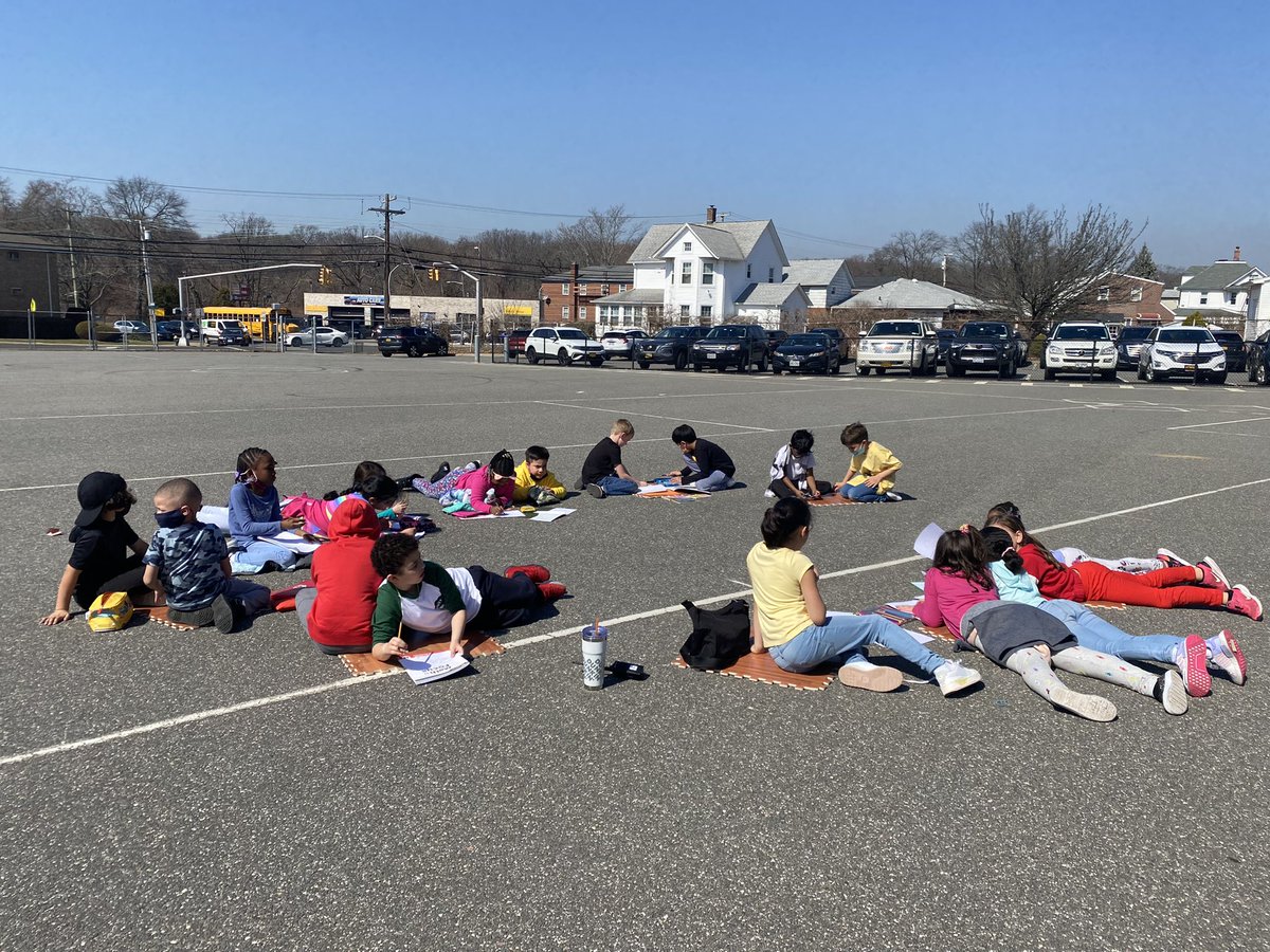 CarrieCullen5's tweet photo. Perfect ending to our busy week… looking forward to more spring weather! ☀️ @WheelerAvenue @MrJohnFrias https://t.co/VItHYSYJVS