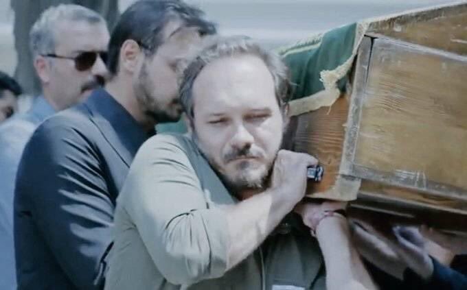 kadraj_'s tweet photo. +Ben de seni bir gün sırtıma alacağım baba.

-Alamazsın, çocuklar babalarını hayatta bir kez sırtlarına alırlar. https://t.co/vYxmDzLwUL