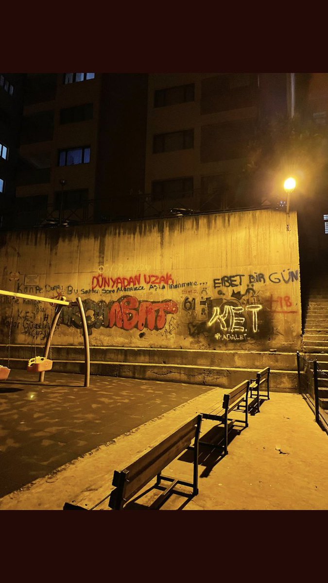 xmuratcan01's tweet photo. MAHALLEN SENİ ÖZLEDİ KARDEŞİM…🖤😔

#kemalefeicinadalet #kemalefeicinadalet 
#intihardeğilcinayet https://t.co/mkm24PVgIZ