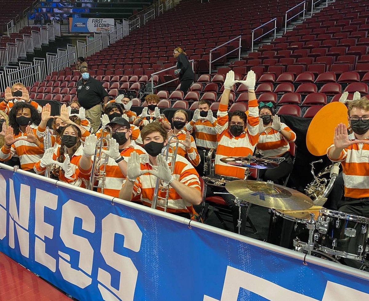 Frost Band of the Hour tweet media