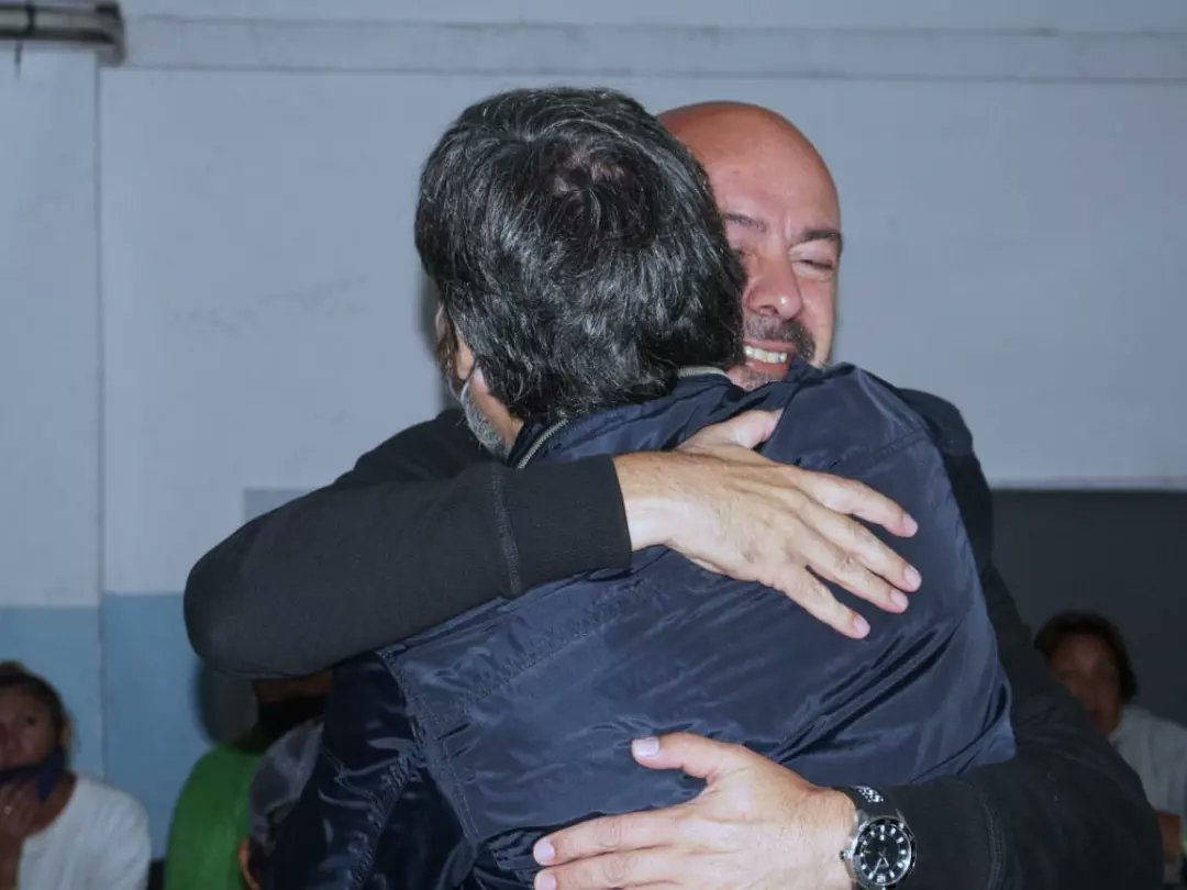 Junto a <a href="/acsantarelli/">Adrian Santarelli</a>, <a href="/marielagomez_m/">Mariela Gomez</a>, <a href="/avilacristian18/">Cristian Avila</a> y Belén Corchio compartimos un desayuno con cooperativistas, trabajadores y trabajadoras que desempeñan sus tareas en la delegación Lomas Centro y dialogamos sobre el trabajo realizan en los barrios todos los días.