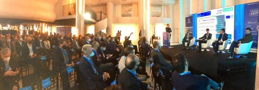 Los ingenieros de #telecomunicaciones <a href="/coitt_aegitt/">COITT - telecos.zone</a> premian a la Junta @Junta_Economia <a href="/Junta_Ex/">Junta de Extremadura</a> por su proyecto de despliegue de redes locales de fibra óptica juntaex.es/comunicacion/n…