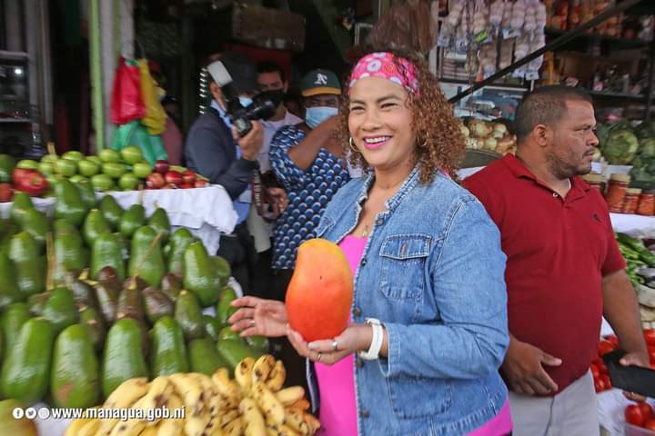 BisABric's tweet photo. En temporada de verano los comerciantes de los distintos mercados ofertan sus productos
#Nicaragua https://t.co/0FFpKt2YPN