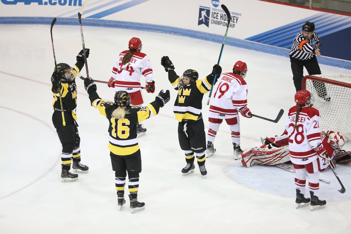 Gustavus Athletics tweet media