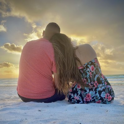 KattiaRdz's tweet photo. #NuevaFotoDePerfil 🌅 https://t.co/BmG6XtvUJx
