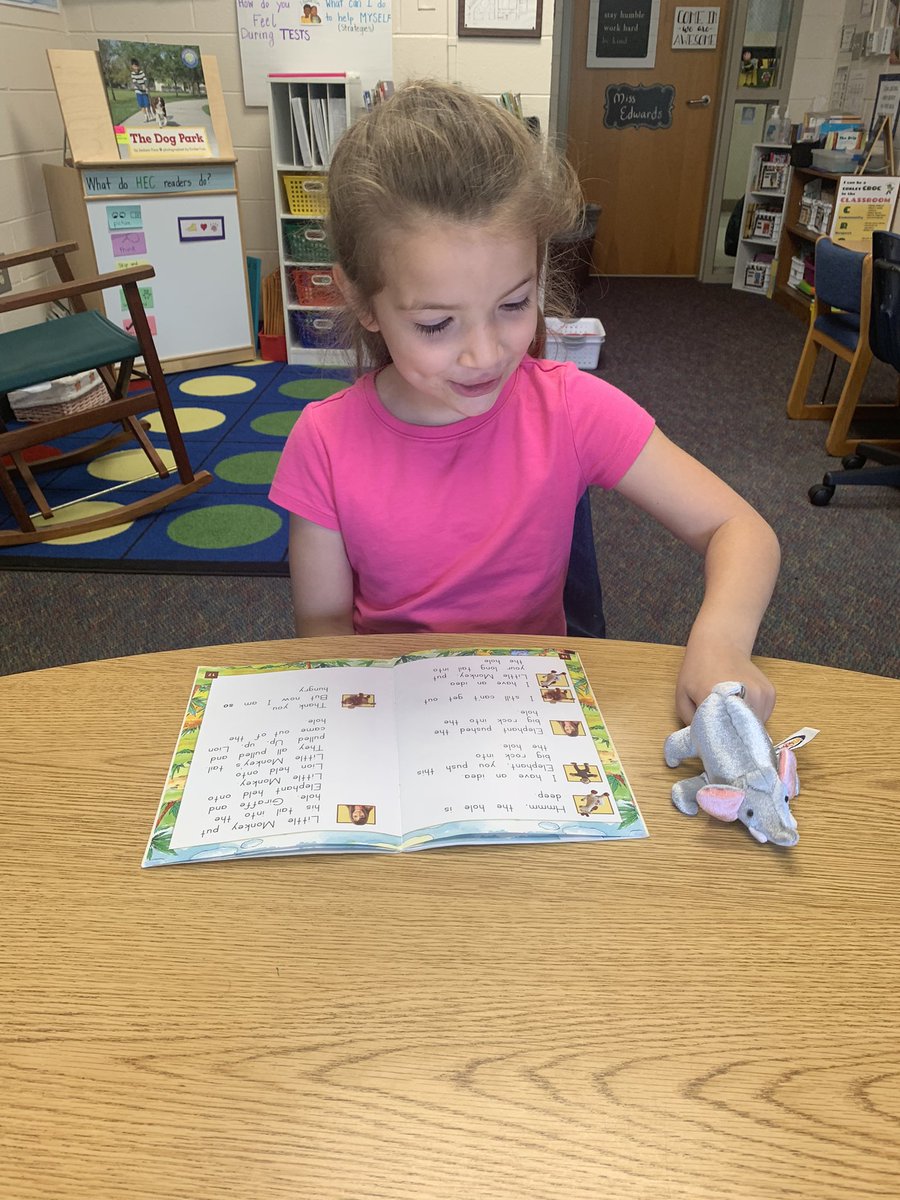 kelleeute's tweet photo. Readers Theater is so much more fun when we can use puppets to act out the story! #fluencyfun @LexRich5Schools @hecorleyelem https://t.co/tzHSbv7jtZ