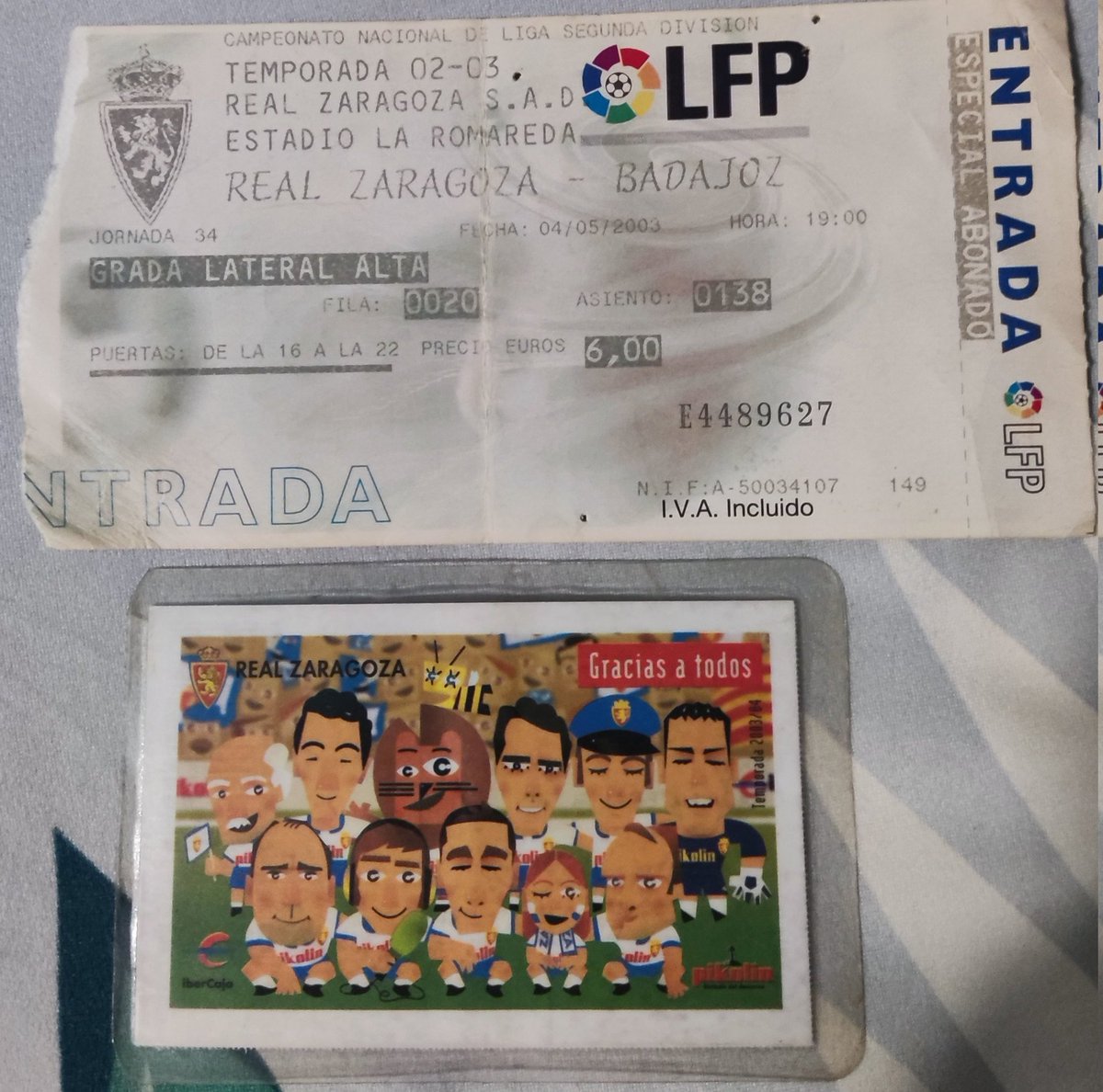 lamarin5's tweet photo. Con 12 años conseguí convencer a mi padre de que su hijita le había salido zaragocista y por fin me llevó a la Romareda. Fue contra el Badajoz en Segunda. Disfruté tanto que el año siguiente tuve mi primer abono. Y sí, aún conservo ambas cosas. Felices 90 años @RealZaragoza 🤍💙 https://t.co/jQuXxHmuGz