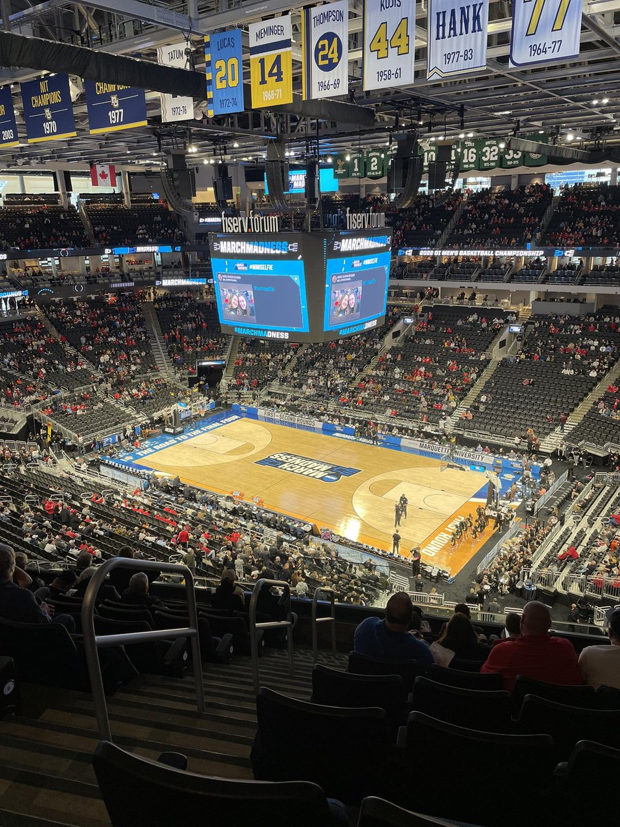 jkemen3's tweet photo. @BarstoolBigCat where are your tits gonna be tonight? https://t.co/6qNdVPiiDp