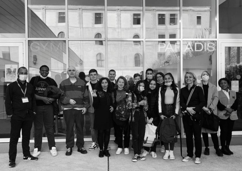 GRiaguas's tweet photo. Notre collecte a été remise aujourd'hui par les élèves du CVC, 👏👏👏 à tous, un bel élan de solidarité !!!
Merci @morganlb82 @FranceseAudrey 
#croixrougeparis #associationaurore https://t.co/1hzS1K9HIf