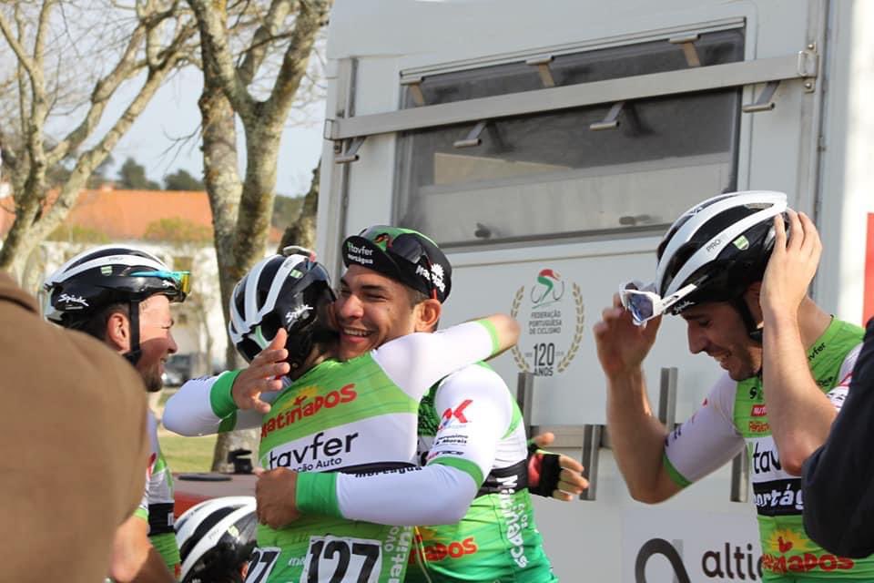 Orgullosos de haber colaborado a que estéis ahí. Buenos ciclistas y mejores personas!!! <a href="/voltaaoalentejo/">VoltaAoAlentejo</a> <a href="/leangel_linarez/">Leangel linarez</a> <a href="/pelayo_mayo/">Pelayo Sánchez Mayo</a> <a href="/tomarmstrong/">tomarmstrong</a>