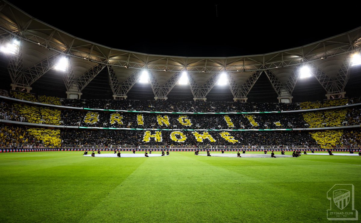 تجمعت حولك قلوب المحبين 💛🎼
#BringItHome