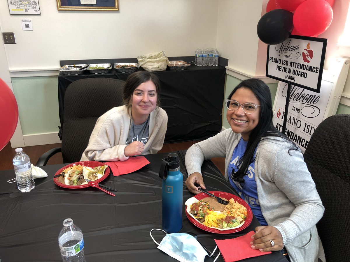 Planocounselors's tweet photo. Celebrating our School Social Workers today! They bring students, staff and parents together to work towards understanding and success. They are PISD #dedicatedtocaring @Plano_Schools @PrincipalEwing @ka_trotter https://t.co/YR1q40Pilz